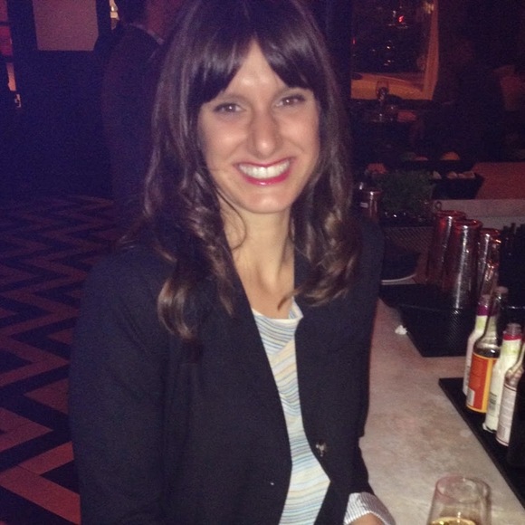 Meet your Posher, Laura - Picture 1 of 1